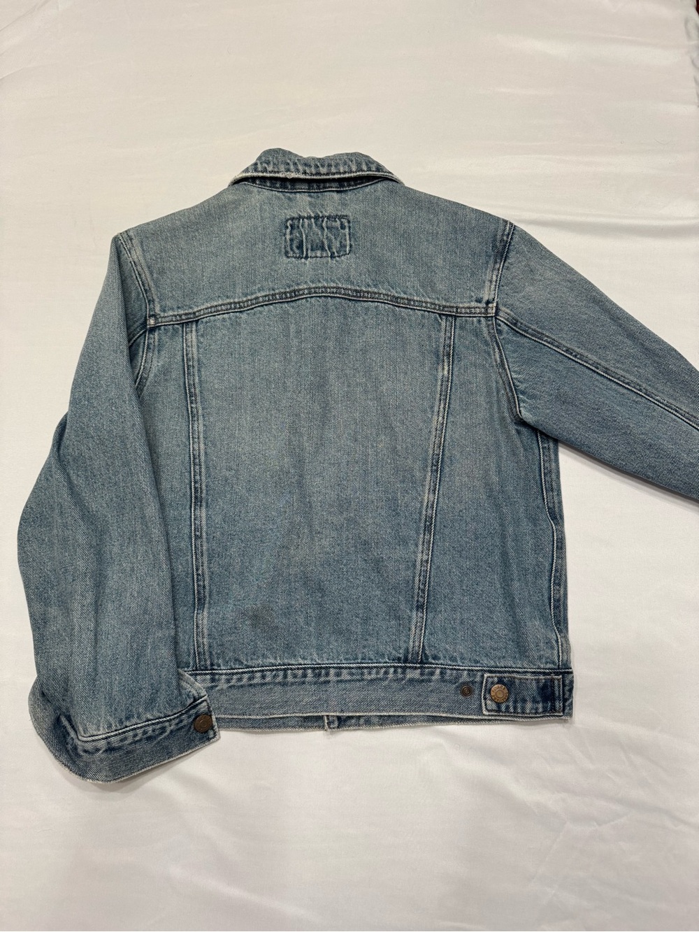 Vintage Style Light Wash Denim Jacket - Picture 3 of 3